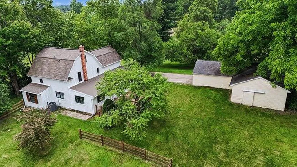 48 S Sashabaw Road Brandon Charter Township MI 48462