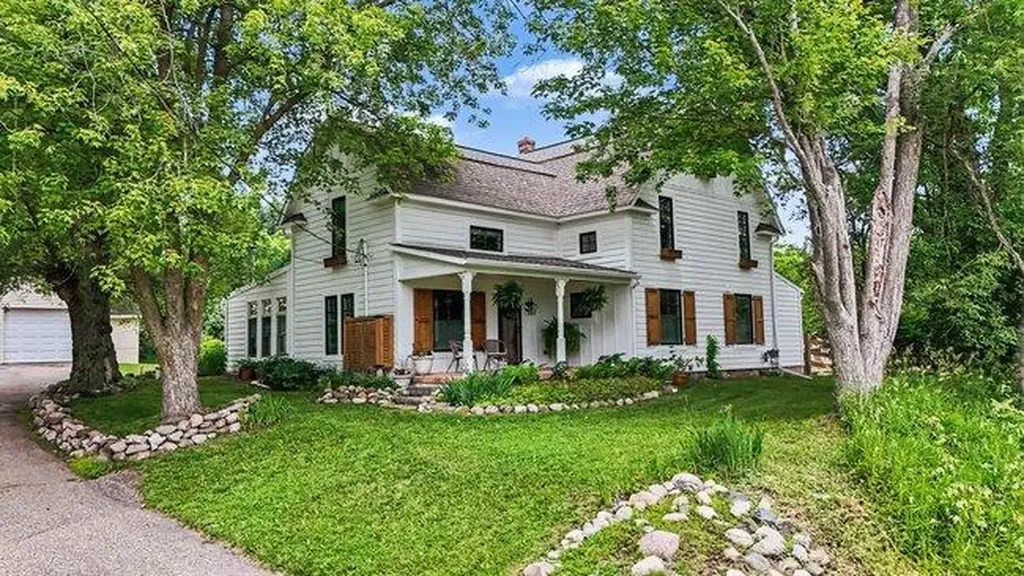 48 S Sashabaw Road Brandon Charter Township MI 48462