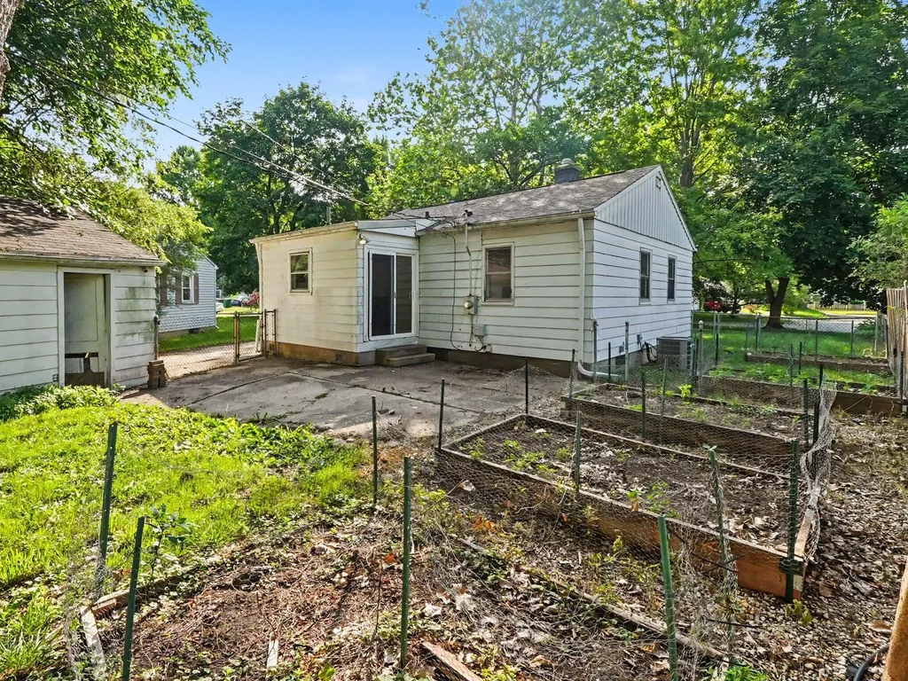 533 Hunt Place Ypsilanti Charter Township MI 48198
