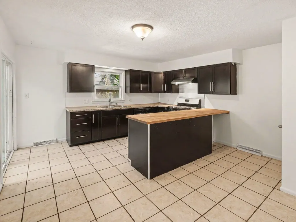 533 Hunt Place Ypsilanti Charter Township MI 48198