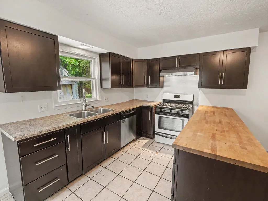533 Hunt Place Ypsilanti Charter Township MI 48198