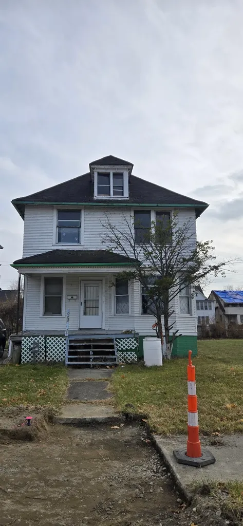 199 Waverly Highland Park City MI 48203