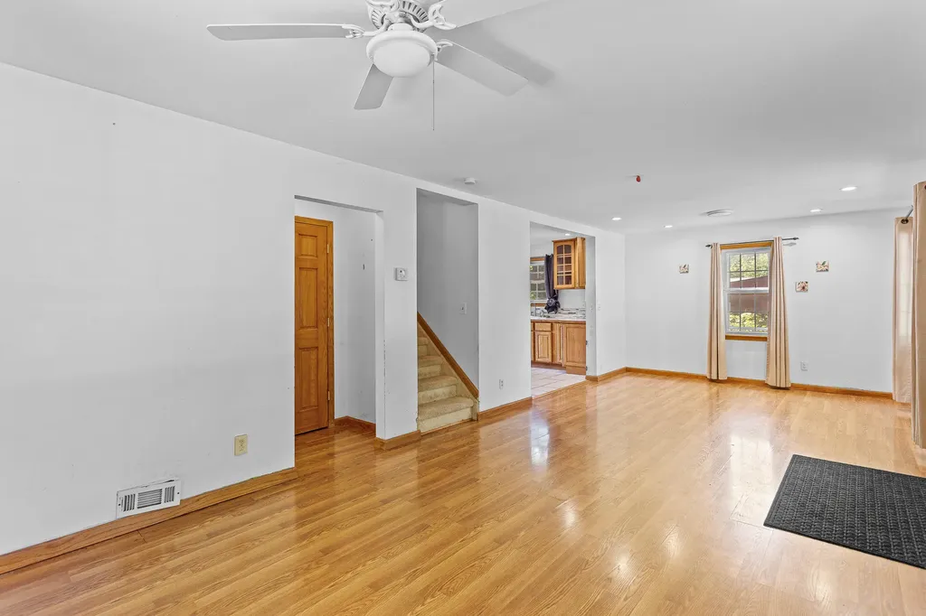 6047 Wellington Street Taylor City MI 48180