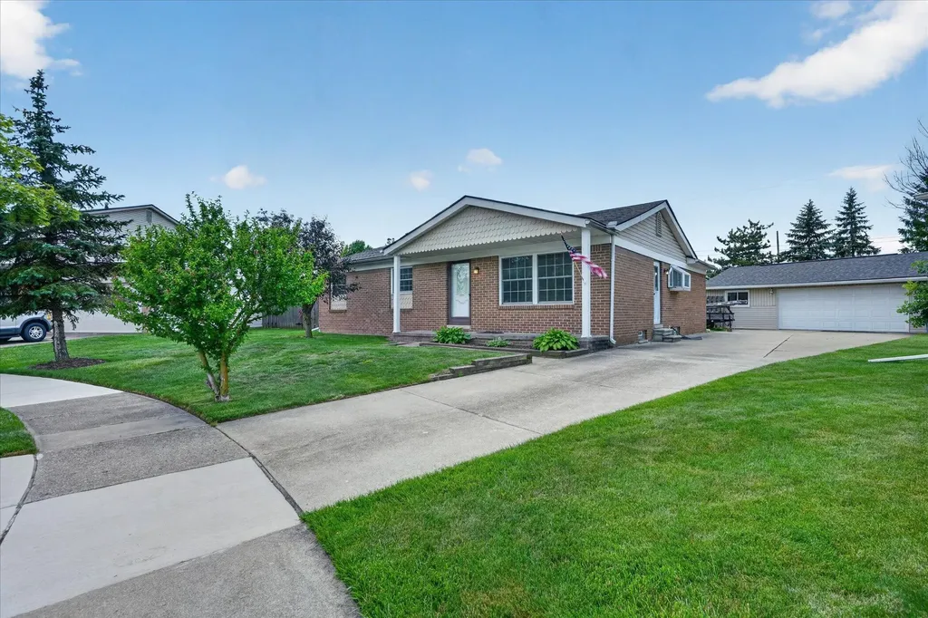 245 Roseland Drive Canton Charter Township MI 48187
