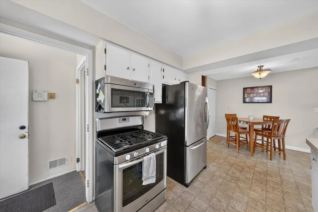 245 Roseland Drive Canton Charter Township MI 48187