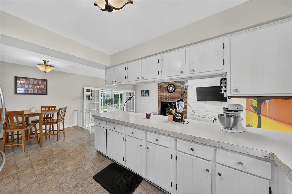 245 Roseland Drive Canton Charter Township MI 48187