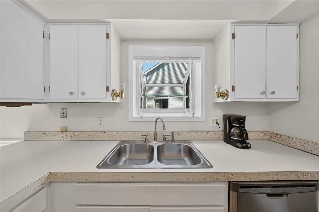 245 Roseland Drive Canton Charter Township MI 48187