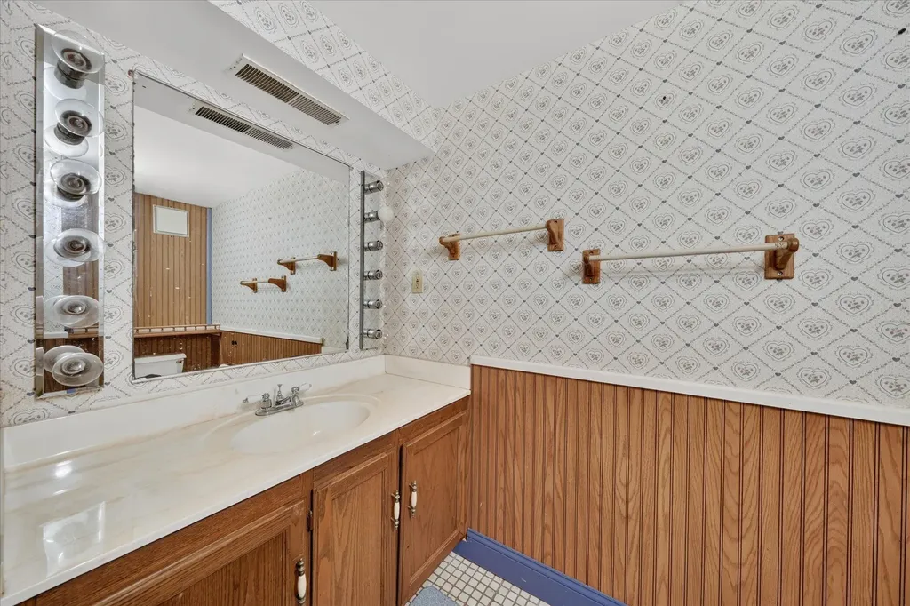 245 Roseland Drive Canton Charter Township MI 48187