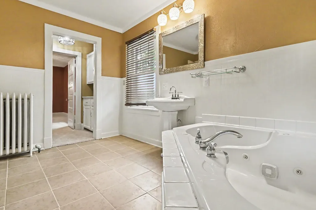 1504 Greenwood Avenue Jackson City MI 49203