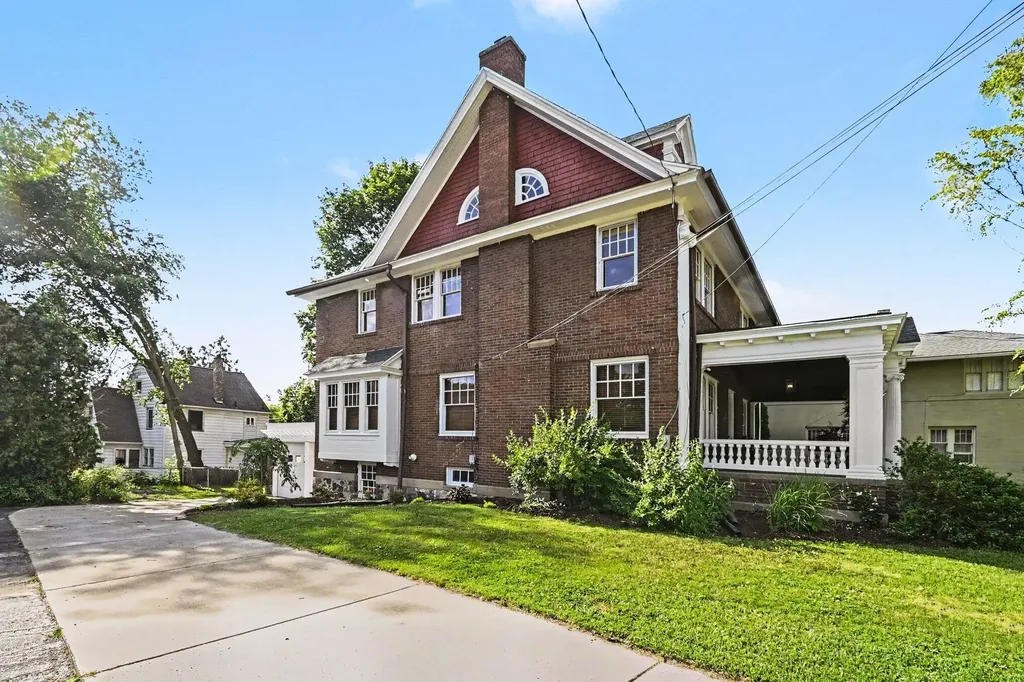 1504 Greenwood Avenue Jackson City MI 49203