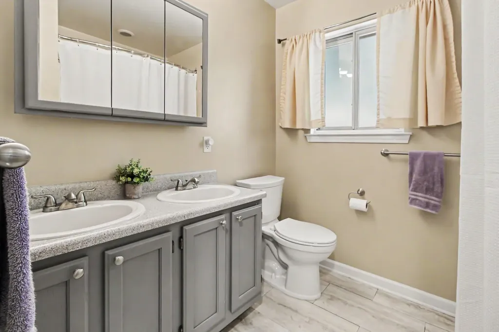 3971 Thomas Avenue Berkley City MI 48072