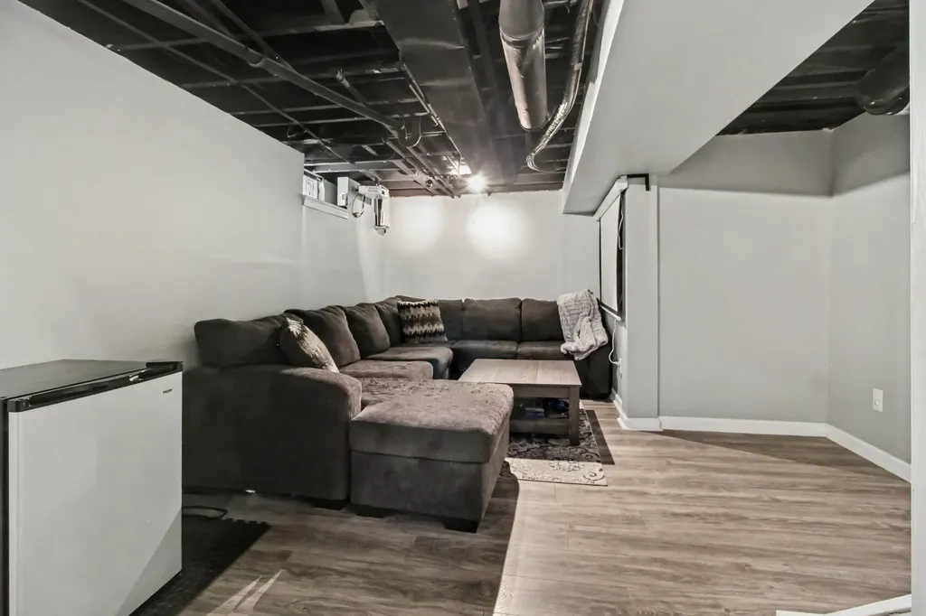 3971 Thomas Avenue Berkley City MI 48072