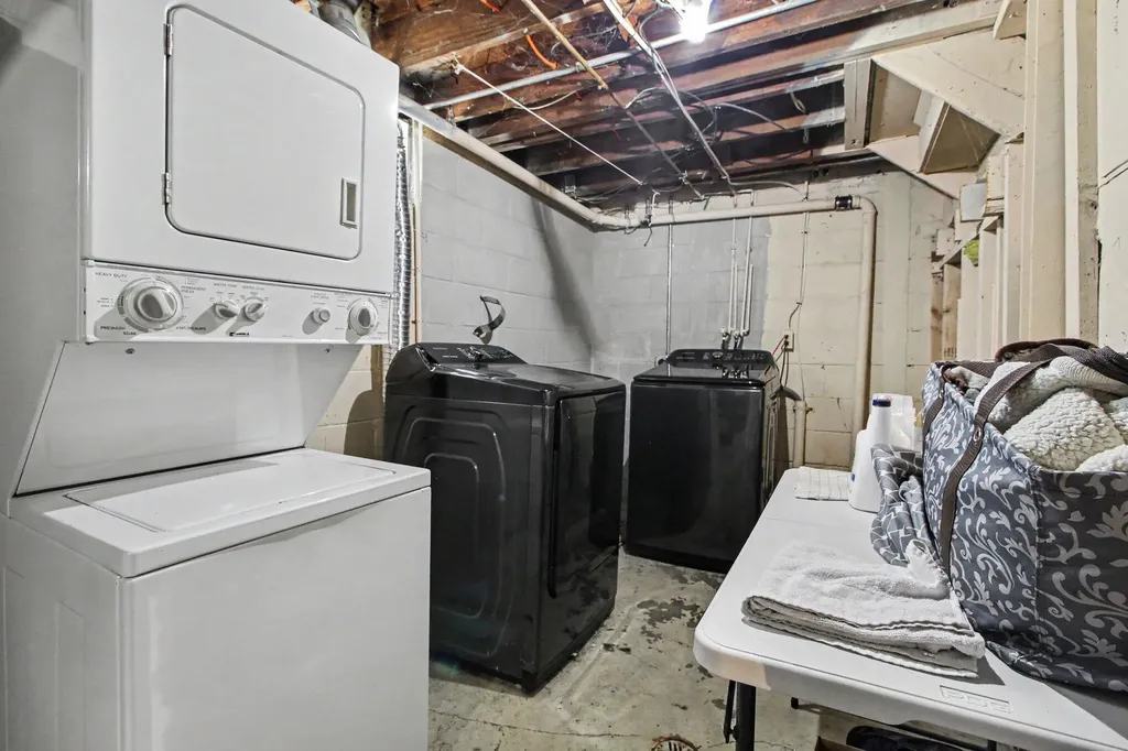 3971 Thomas Avenue Berkley City MI 48072