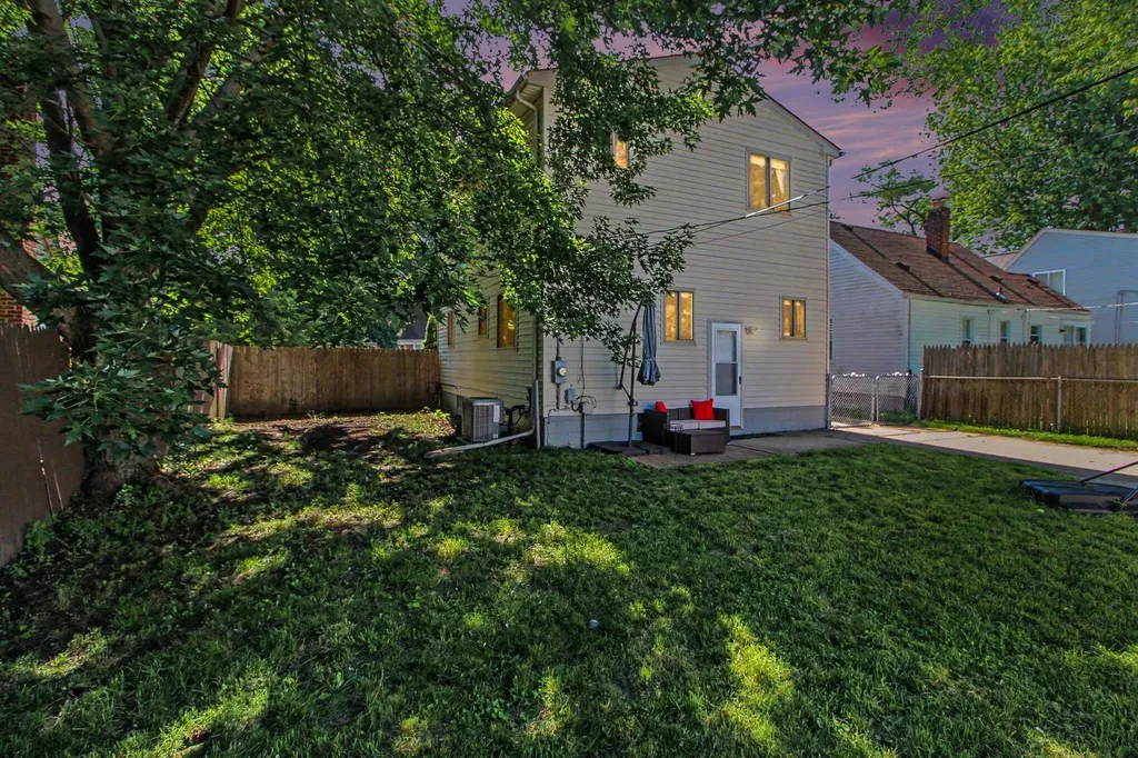 3971 Thomas Avenue Berkley City MI 48072