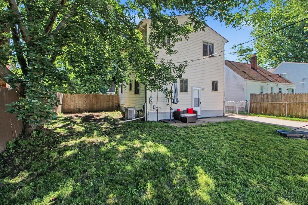 3971 Thomas Avenue Berkley City MI 48072