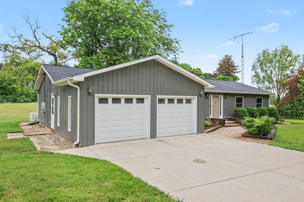 10691 Roepke Road Chelsea City MI 48118