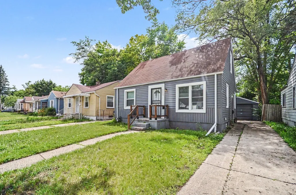 20043 Fenmore Street Detroit City MI 48235