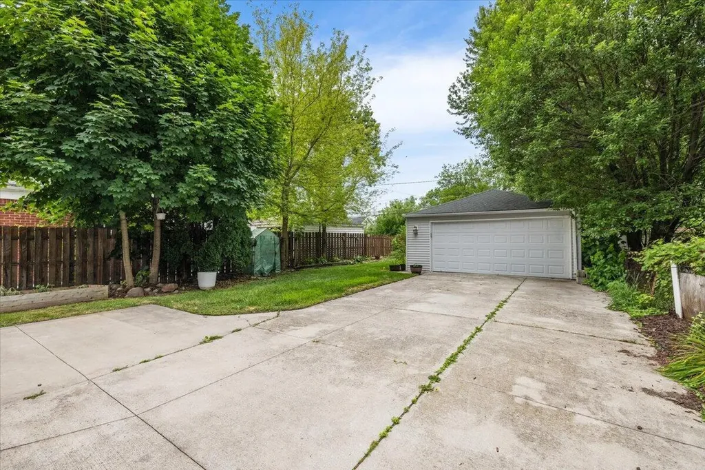 23831 Deziel Street St. Clair Shores City MI 48082