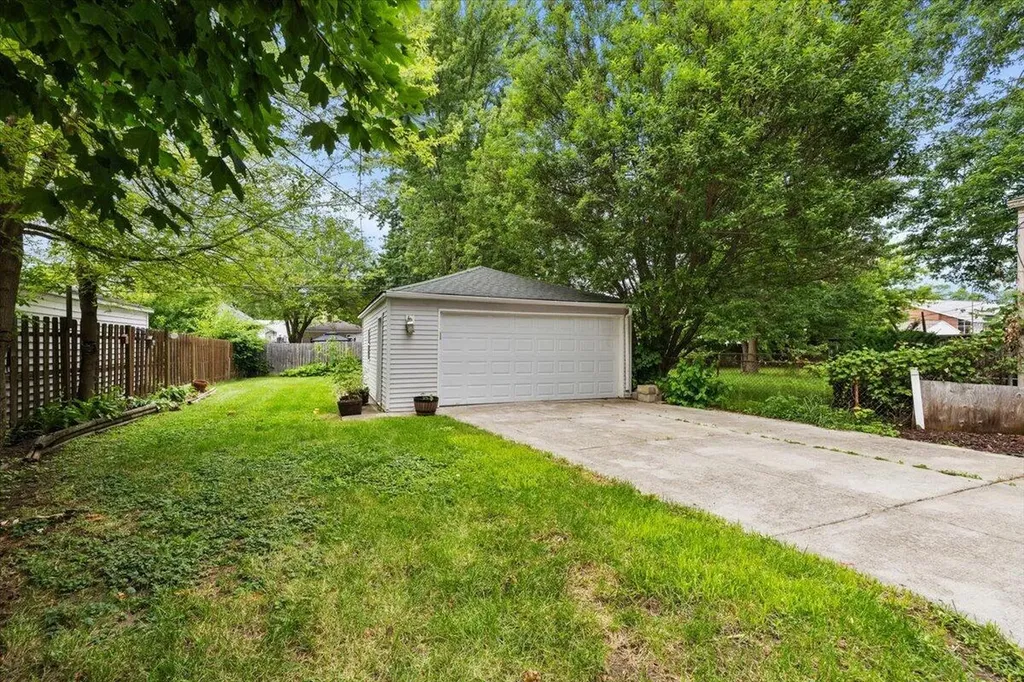 23831 Deziel Street St. Clair Shores City MI 48082