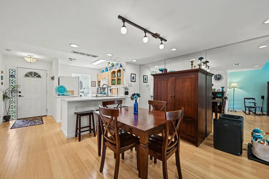 620 Peninsula Court Ann Arbor City MI 48105