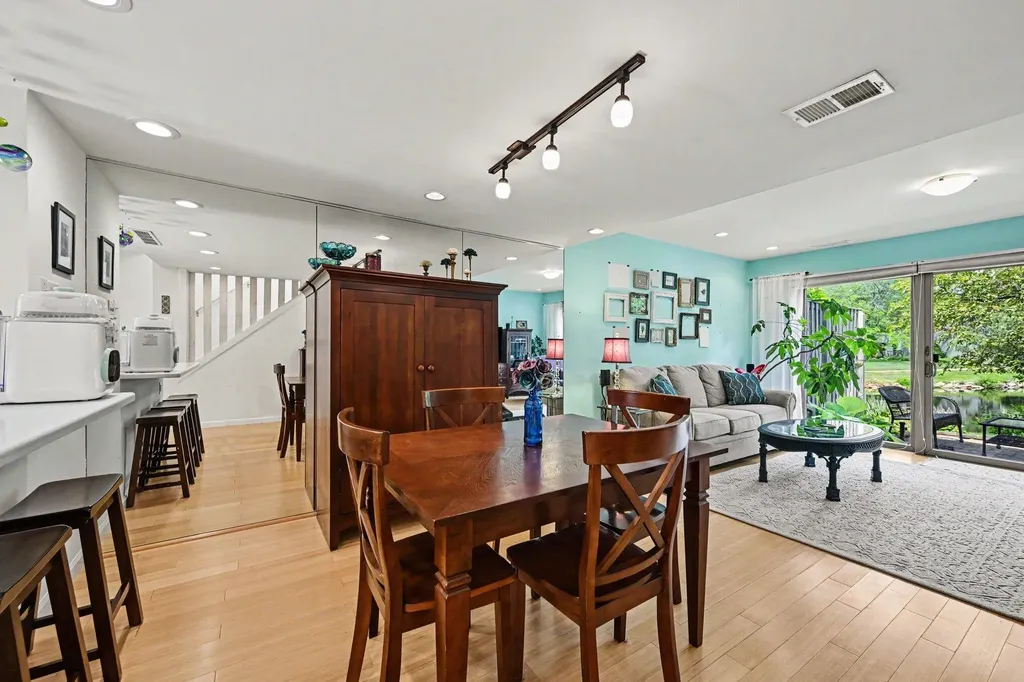 620 Peninsula Court Ann Arbor City MI 48105