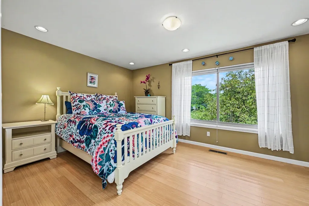 620 Peninsula Court Ann Arbor City MI 48105