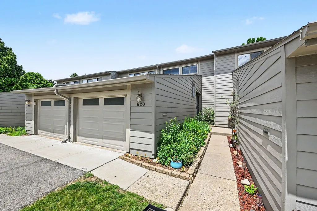 620 Peninsula Court Ann Arbor City MI 48105