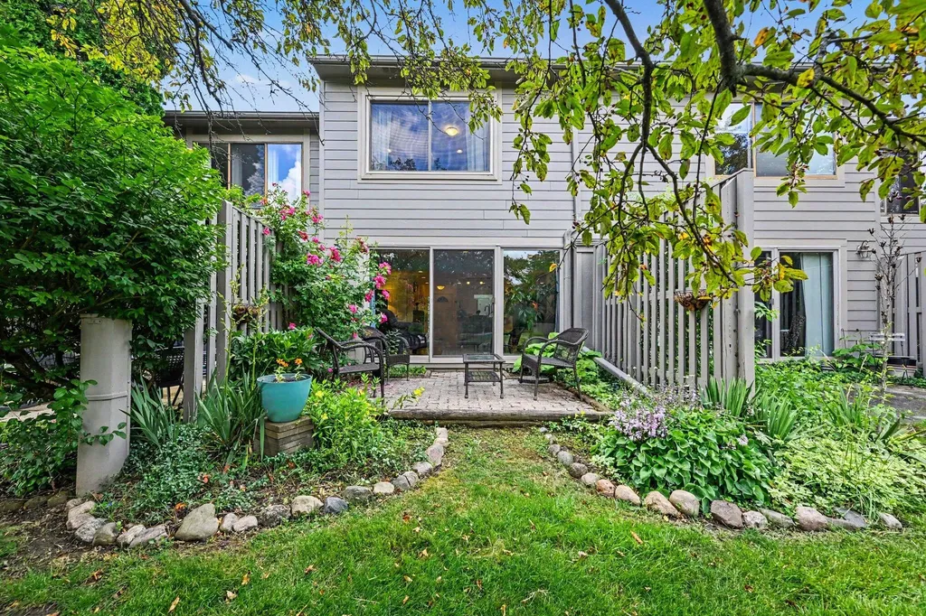 620 Peninsula Court Ann Arbor City MI 48105