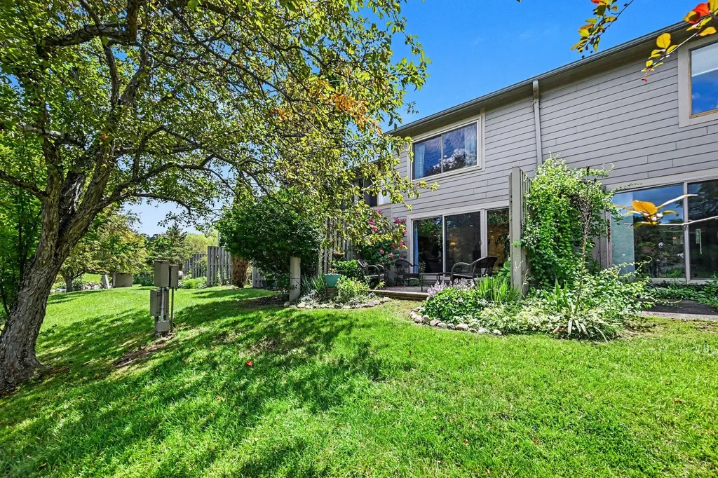 620 Peninsula Court Ann Arbor City MI 48105