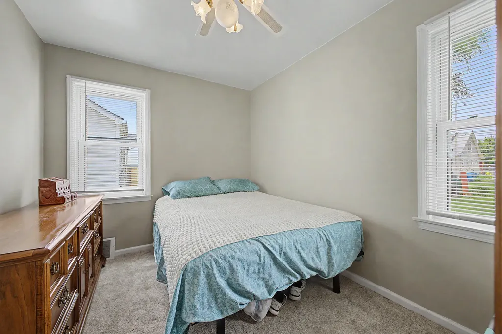 26154 Pennie Street Dearborn Heights City MI 48125