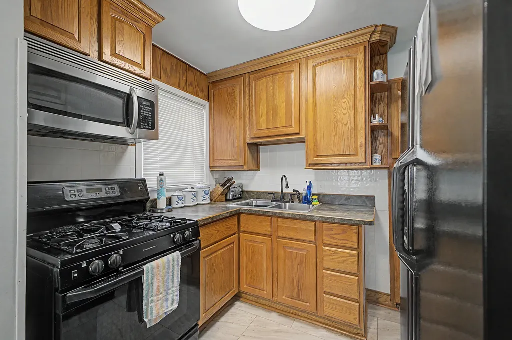 26154 Pennie Street Dearborn Heights City MI 48125