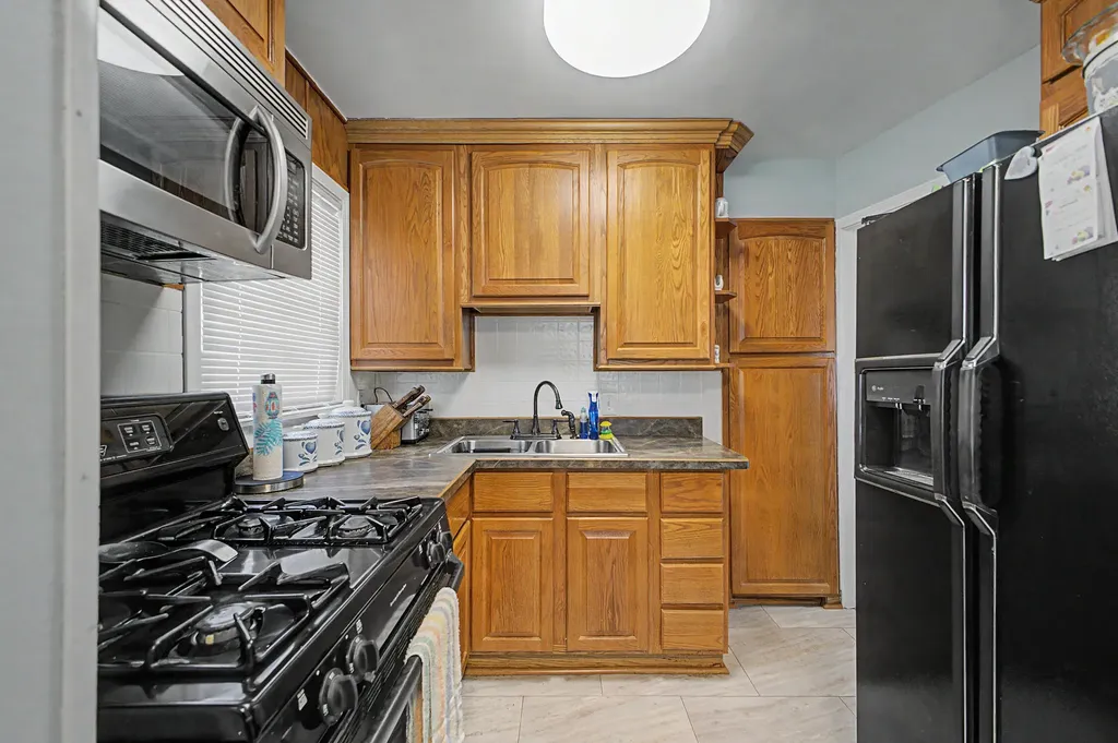 26154 Pennie Street Dearborn Heights City MI 48125