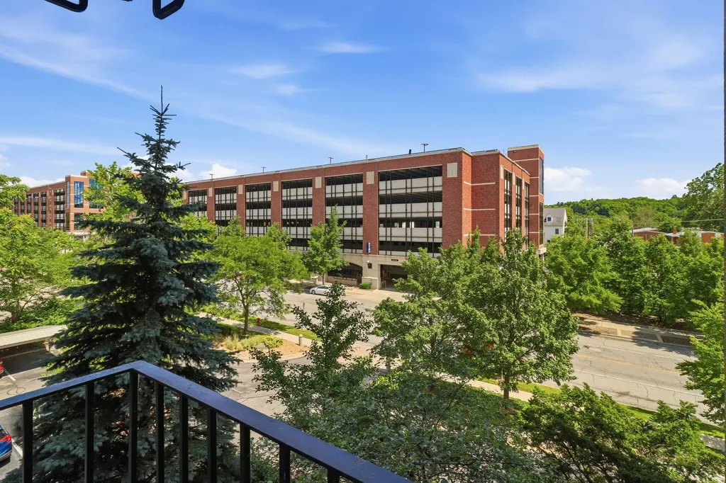 1050 Wall Street Ann Arbor City MI 48105