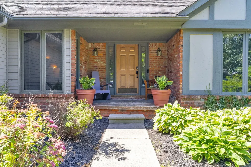 1198 Ridgeview Circle Unknown City MI 48362