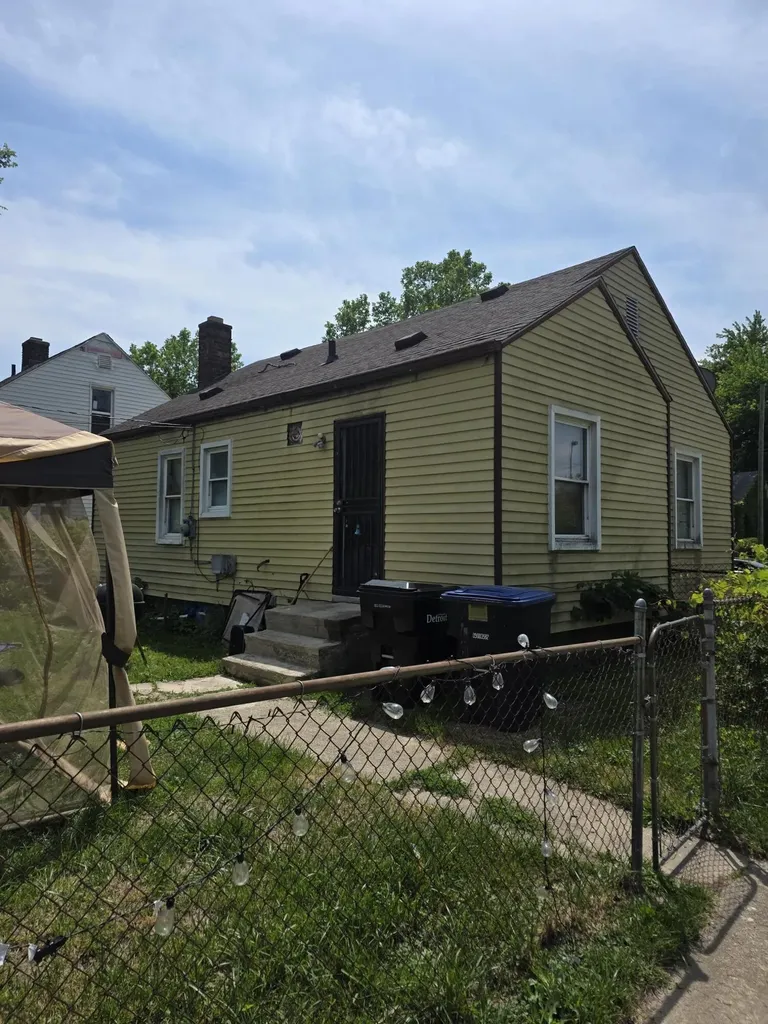 14056 Grandville Avenue Detroit City MI 48223