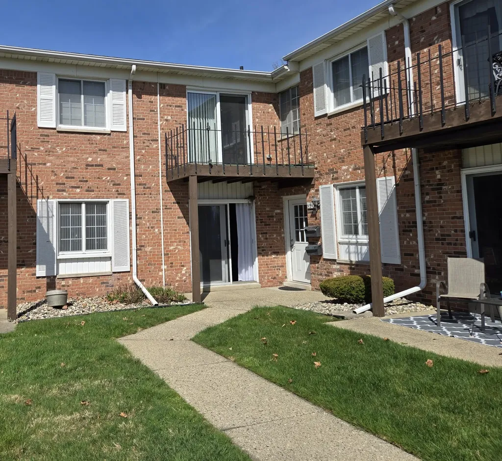 1512 Normandy Court Royal Oak City MI 48073