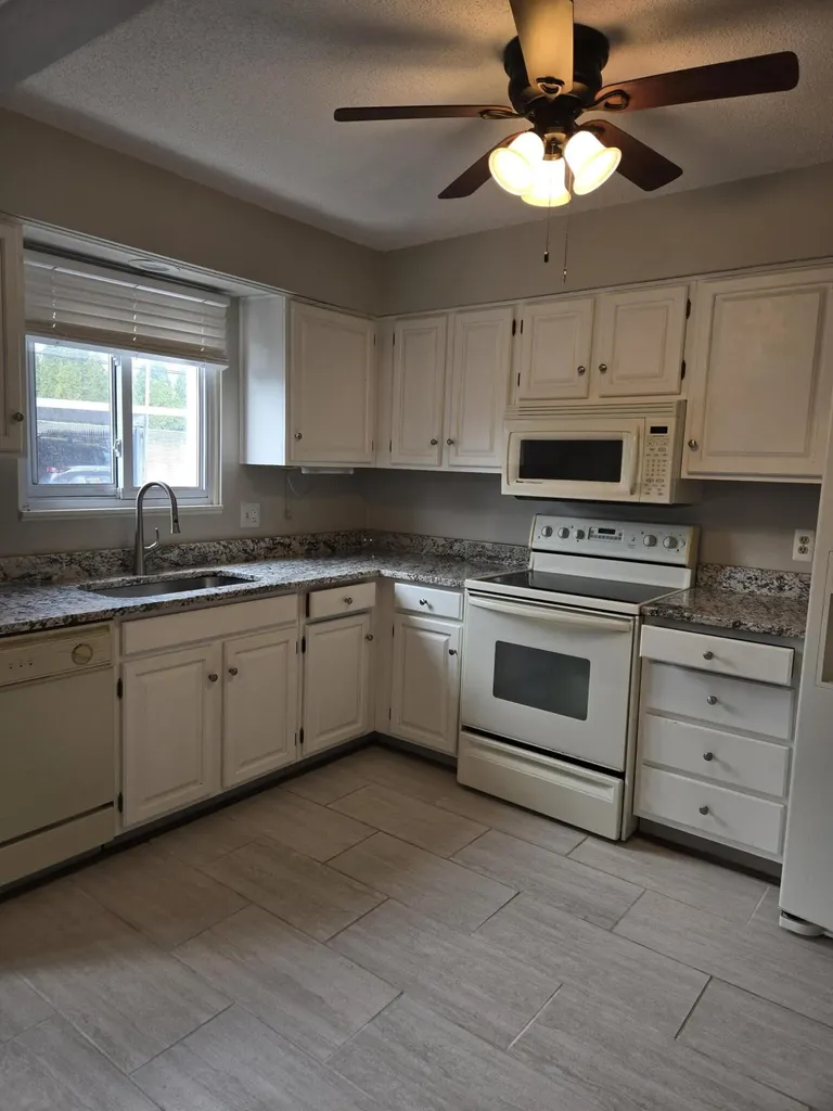 1512 Normandy Court Royal Oak City MI 48073