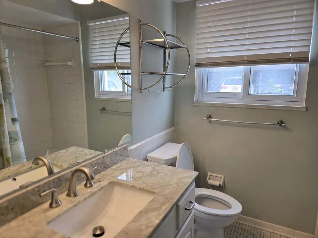 1512 Normandy Court Royal Oak City MI 48073