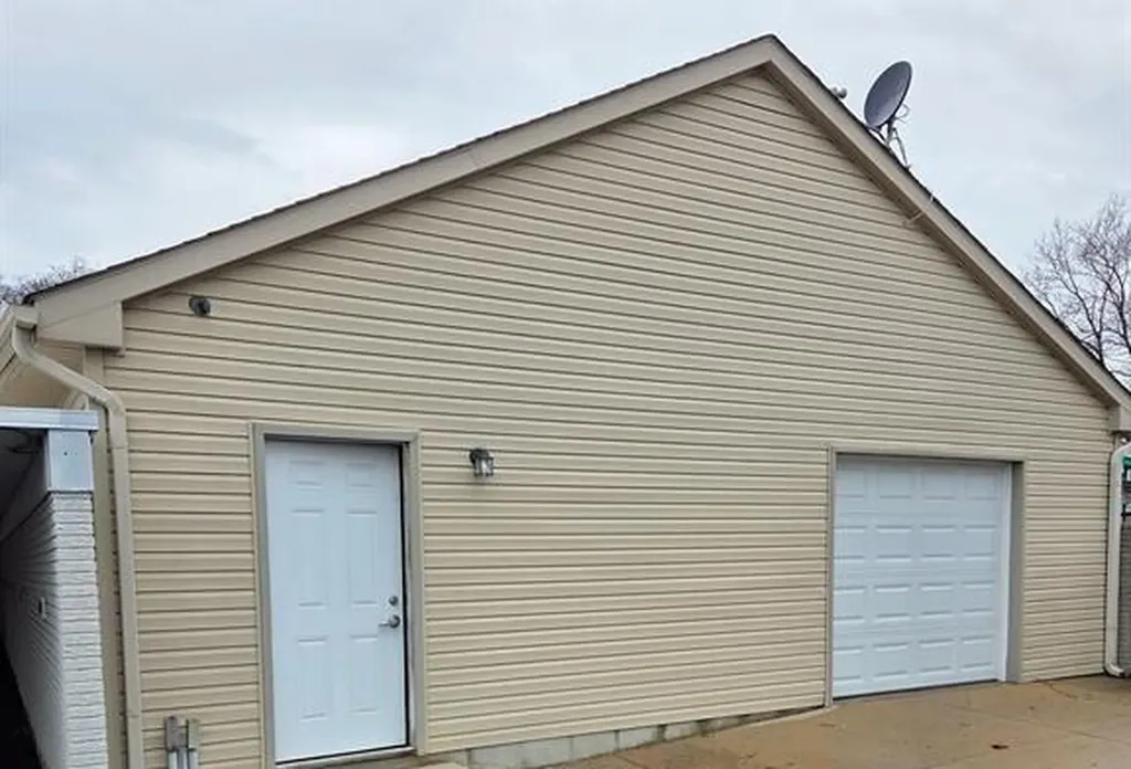 1512 Normandy Court Royal Oak City MI 48073