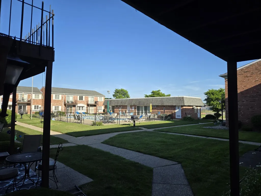 1512 Normandy Court Royal Oak City MI 48073