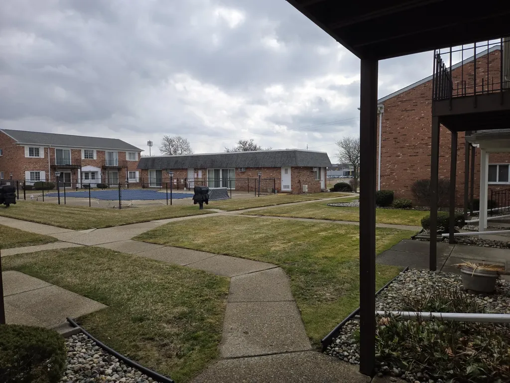 1512 Normandy Court Royal Oak City MI 48073