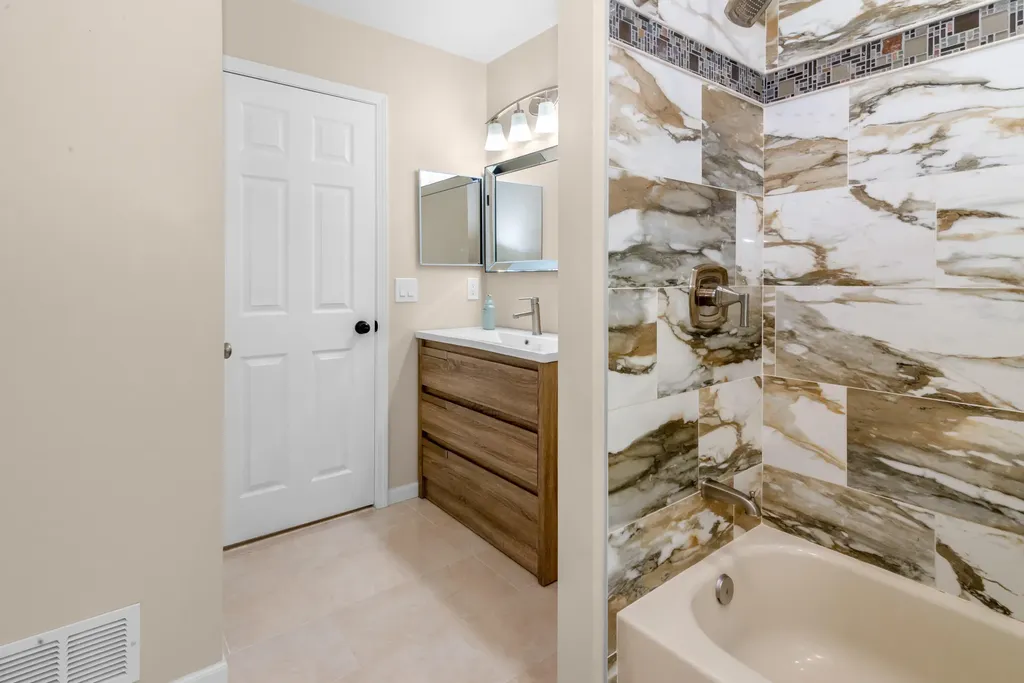 6969 Heatheridge Drive Lodi Township MI 48176