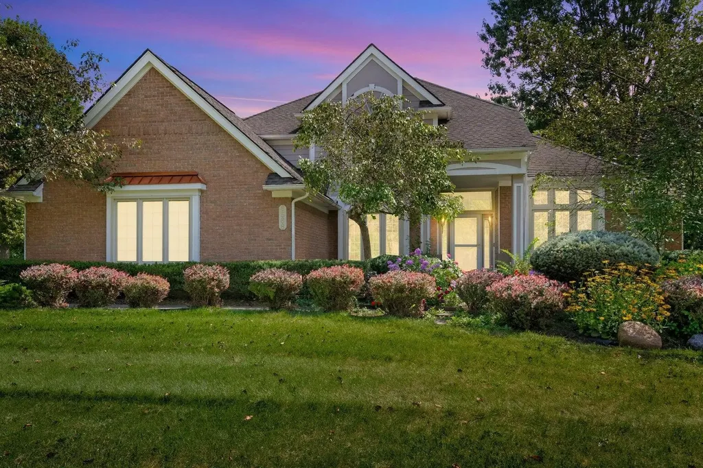 6568 Crabapple Drive Troy City MI 48098