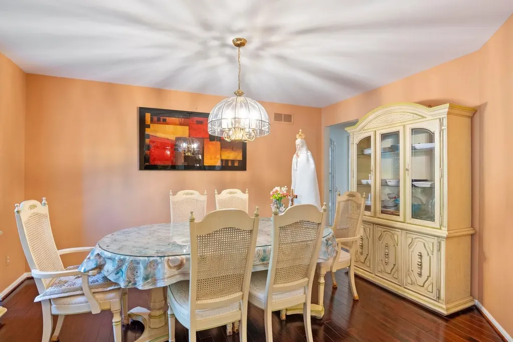 6568 Crabapple Drive Troy City MI 48098