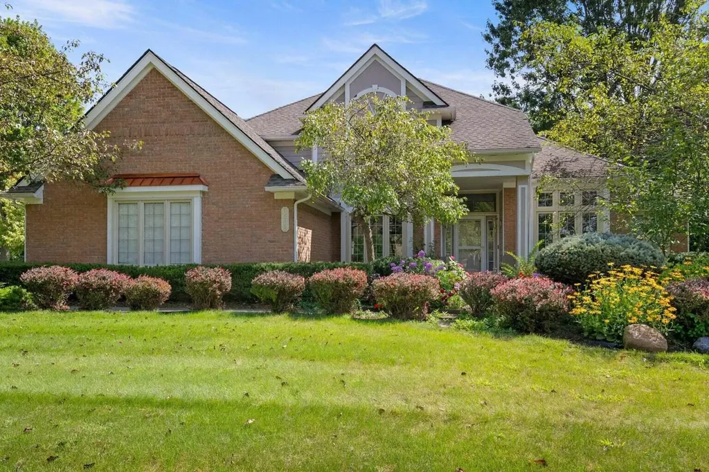 6568 Crabapple Drive Troy City MI 48098