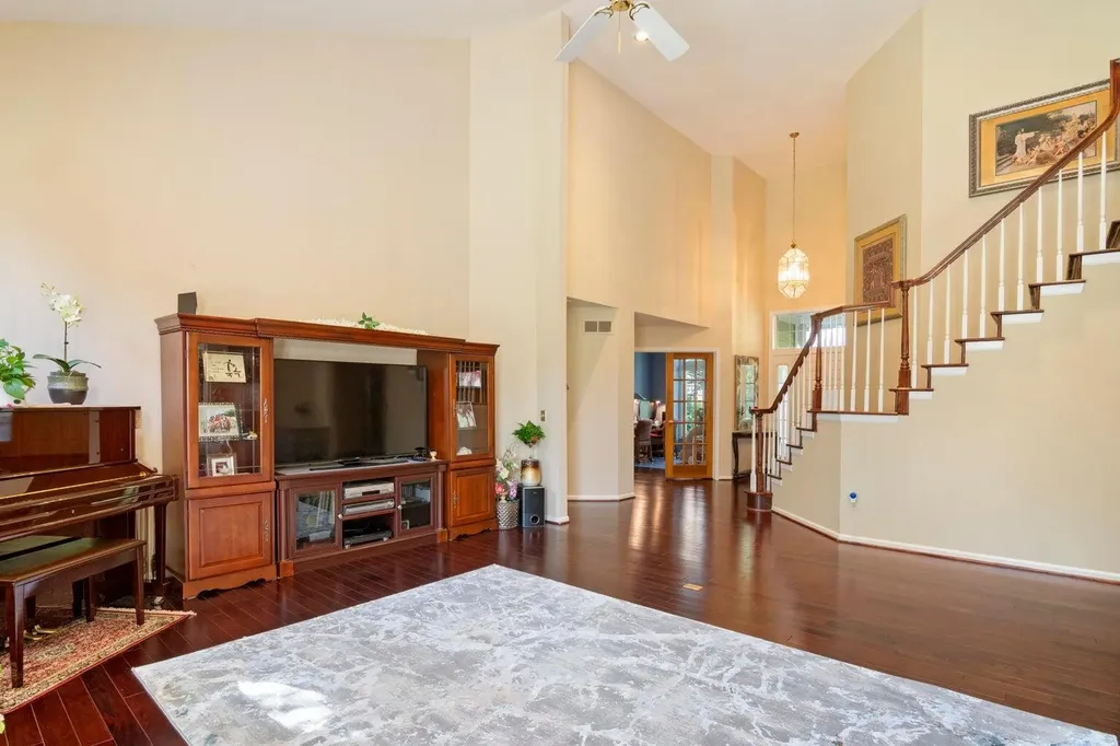 6568 Crabapple Drive Troy City MI 48098