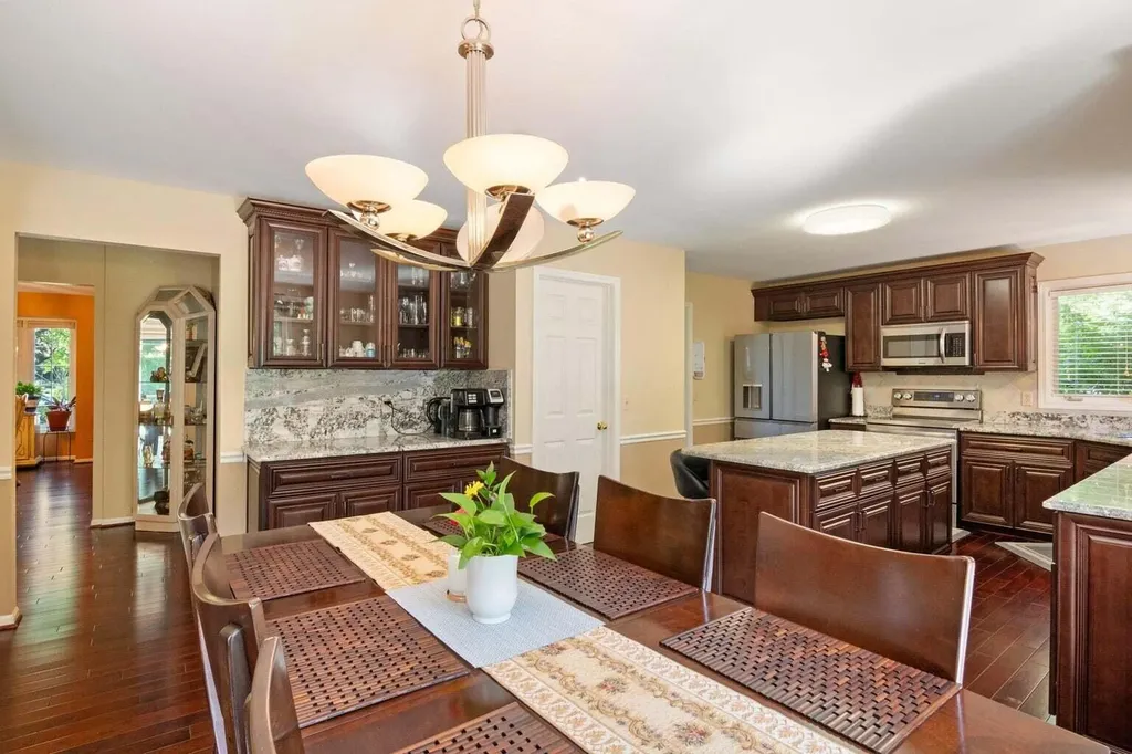 6568 Crabapple Drive Troy City MI 48098