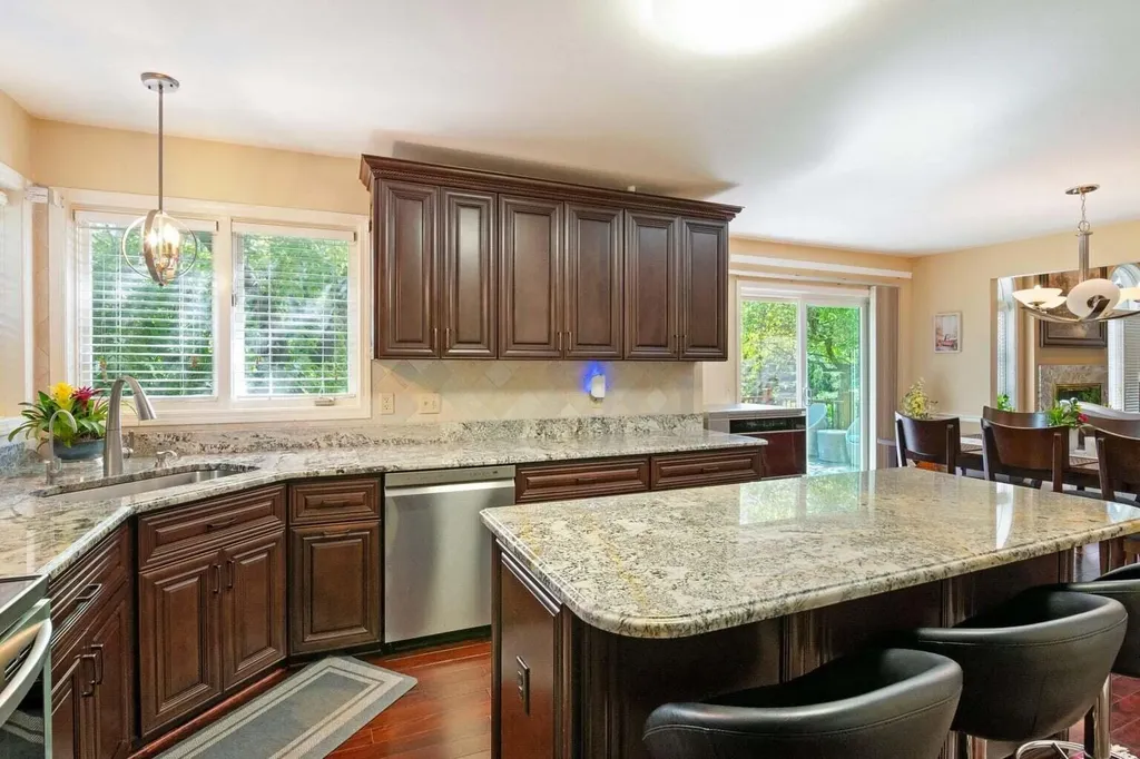 6568 Crabapple Drive Troy City MI 48098