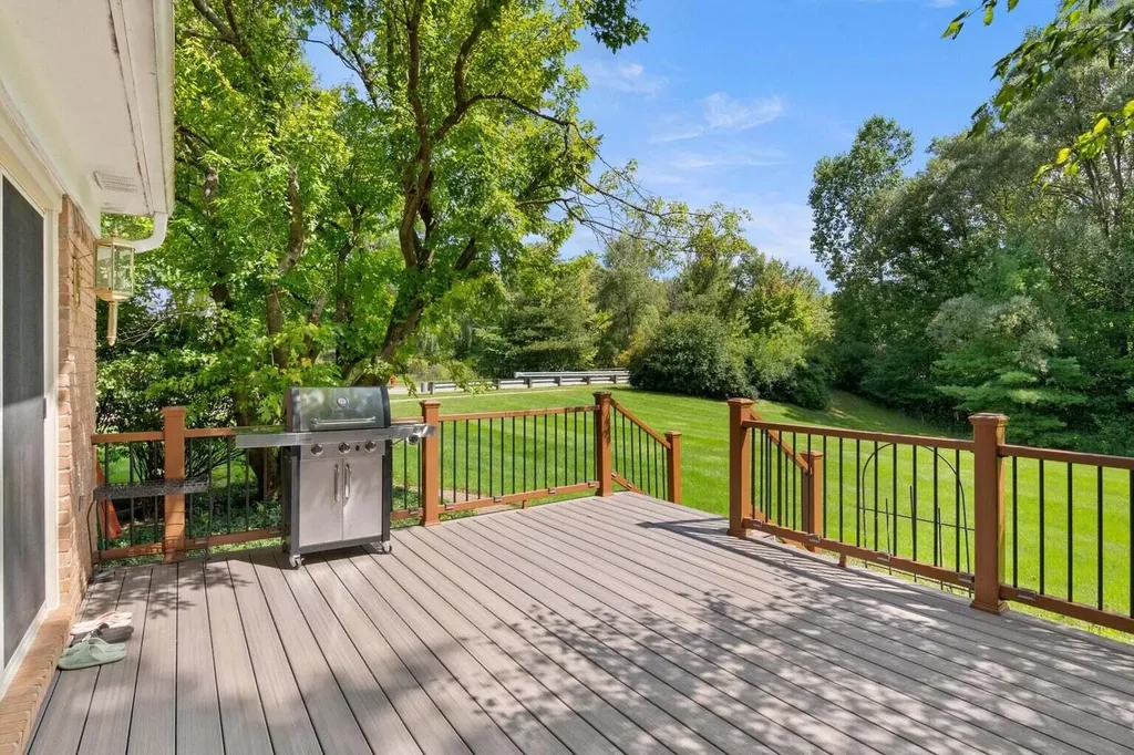 6568 Crabapple Drive Troy City MI 48098