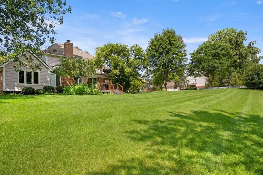 6568 Crabapple Drive Troy City MI 48098